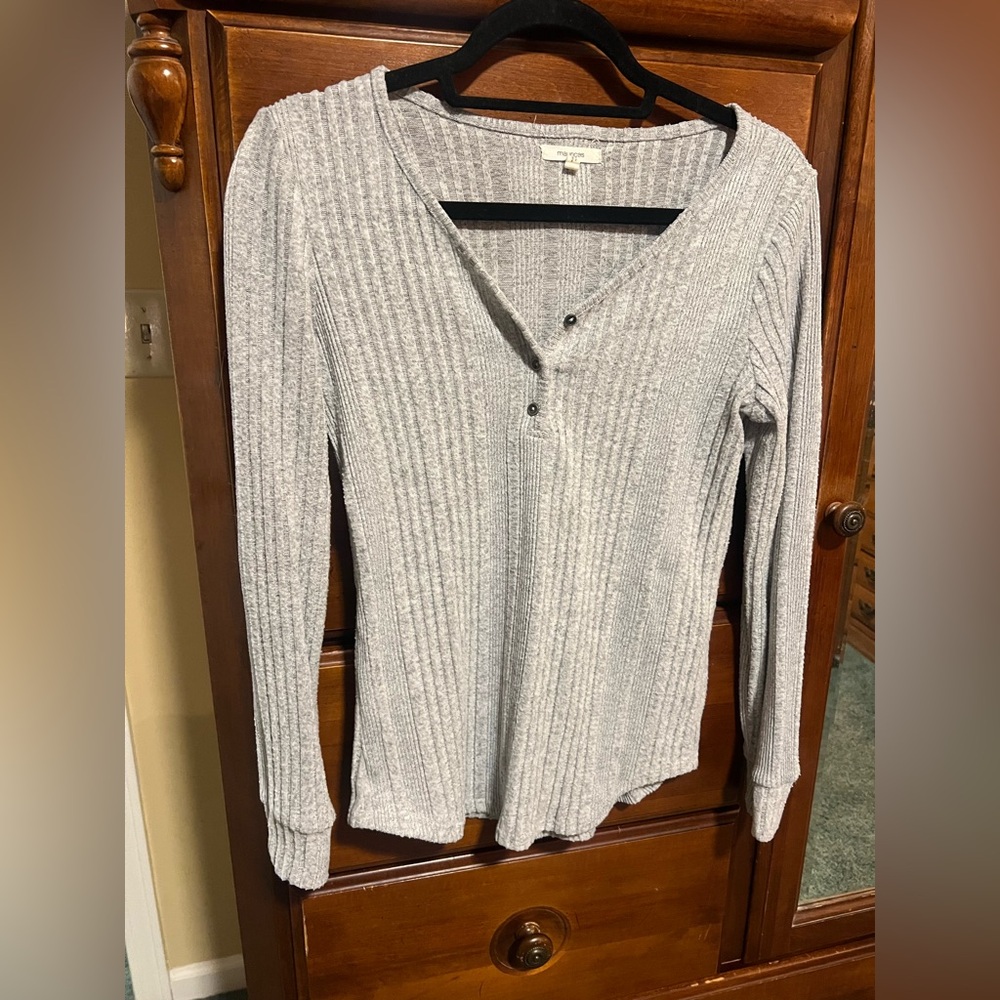 Maurices Light Gray Ribbed Blouse